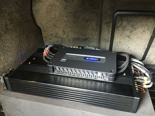 深圳賽電汽車音響改裝賓利汽車音響改裝丹拿272為你帶來臨場(chǎng)的音響盛宴